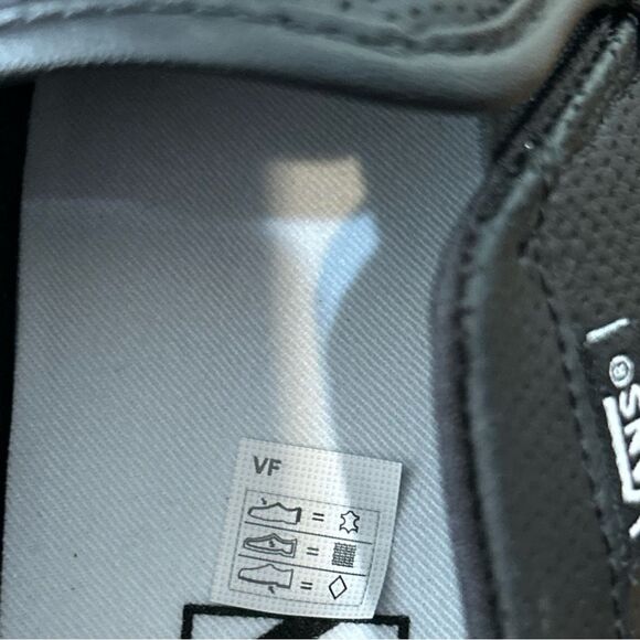 VANS off the wall black leather slip on shoes sneakers women’s 7.5 new - Picture 4 of 8